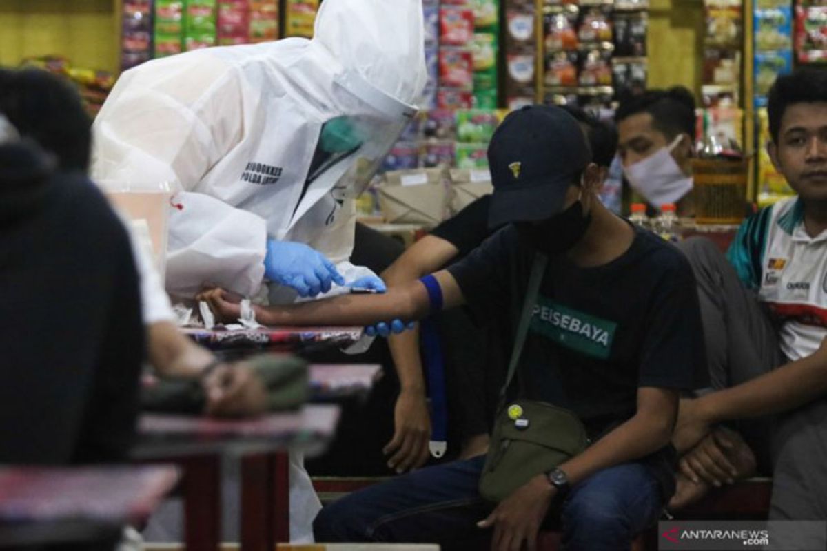 Restoran-warung  akan dilarang layani makan di tempat saat PSBB Surabaya
