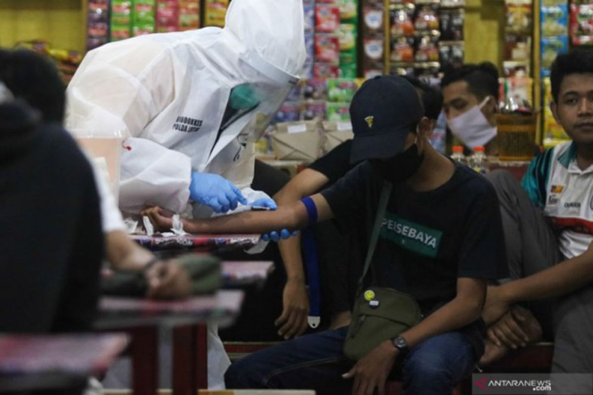 Restoran hingga warung dilarang layani makan di tempat saat PSBB Surabaya