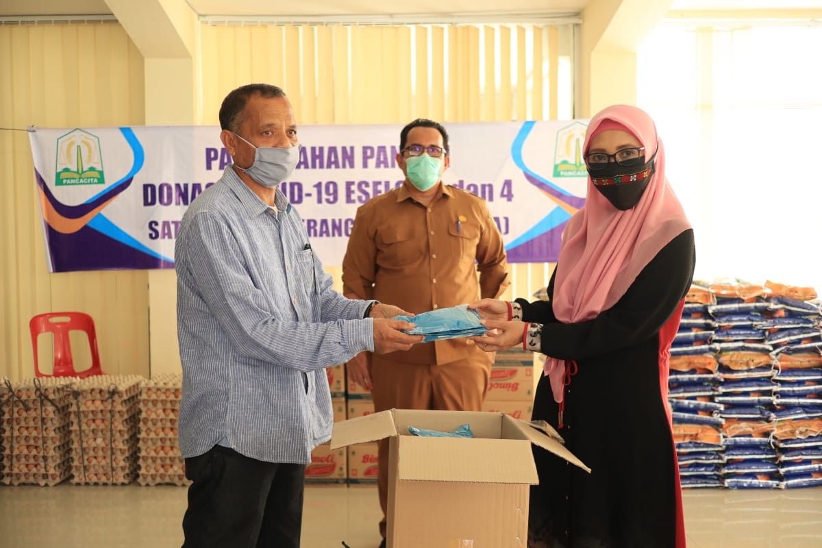 Aceh beri bantuan sembako mahasiswa asing