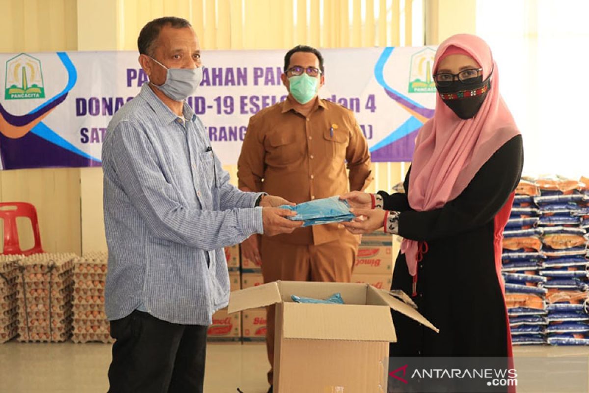 Aceh beri bantuan sembako untuk mahasiswa asing