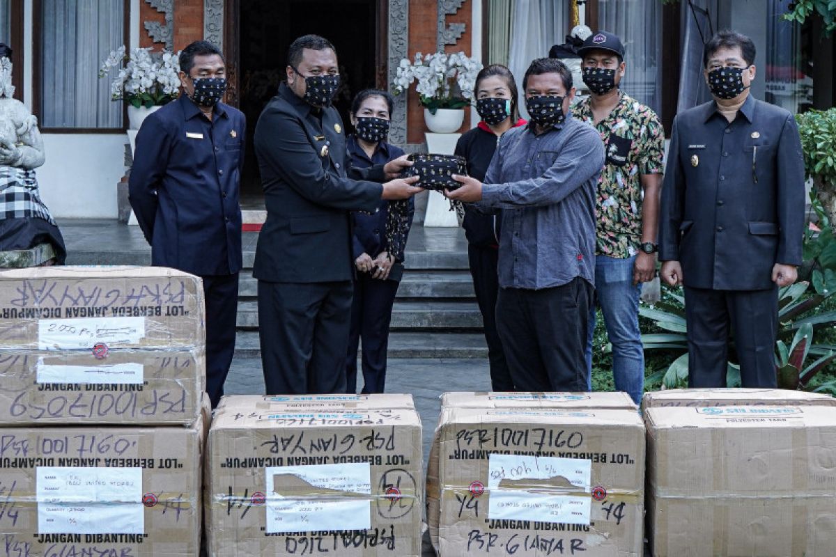 Bali United donasikan 20 ribu masker non medis untuk masyarakat