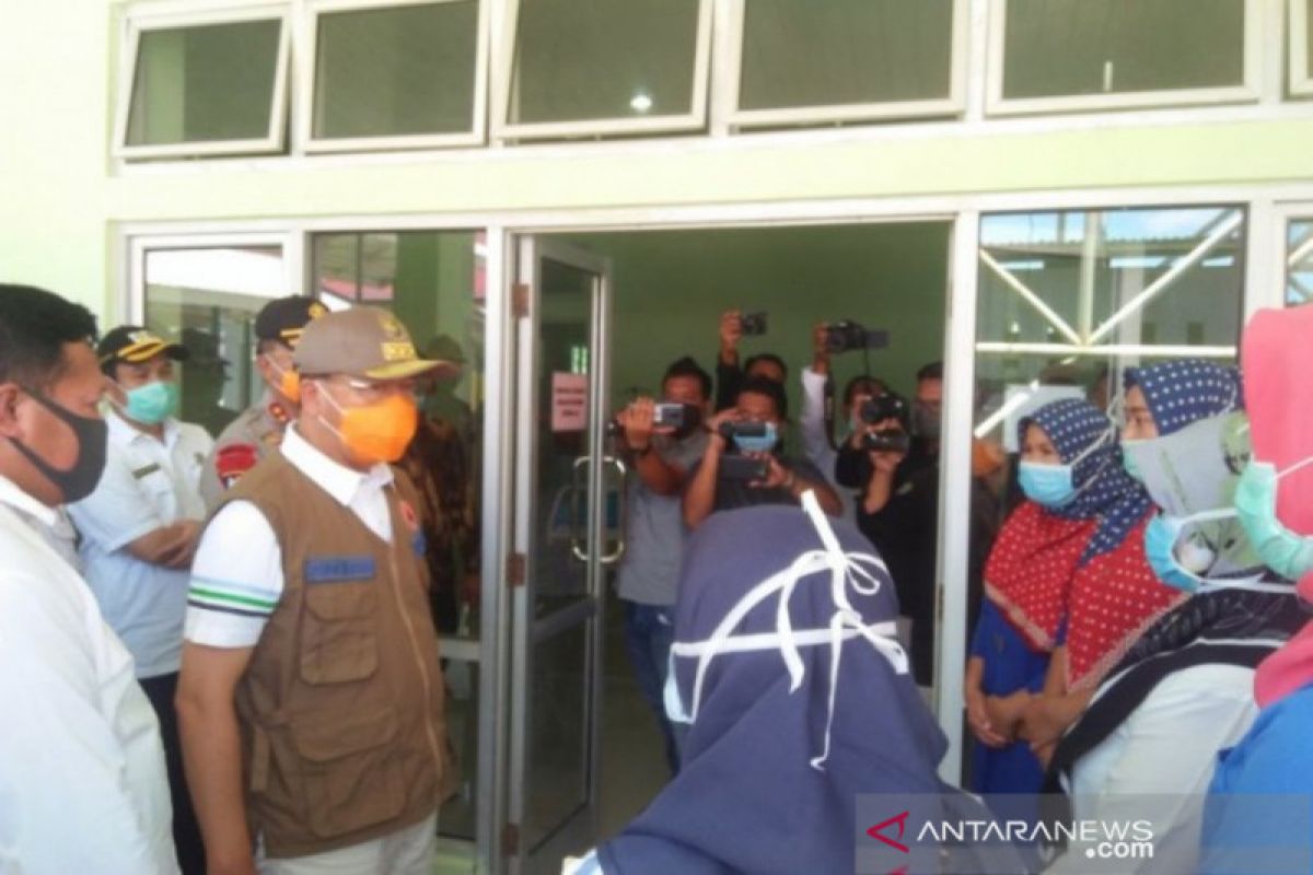 Delapan tenaga medis RSUD Mukomuko yang berbatasan dengan Kabupaten Pesisir Selatan Sumbar reaktif COVID-19