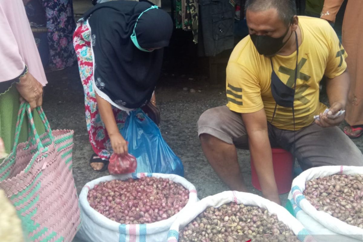 Harga bawang merah makin tak terjangkau, tembus Rp50 ribu perkilogram di Dharmasraya