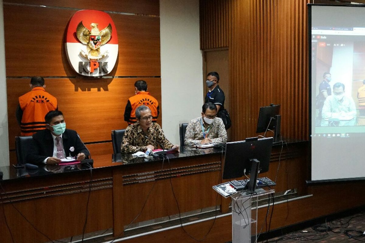 Ketua DPRD Muara Enim Aries HB resmi tersangka suap