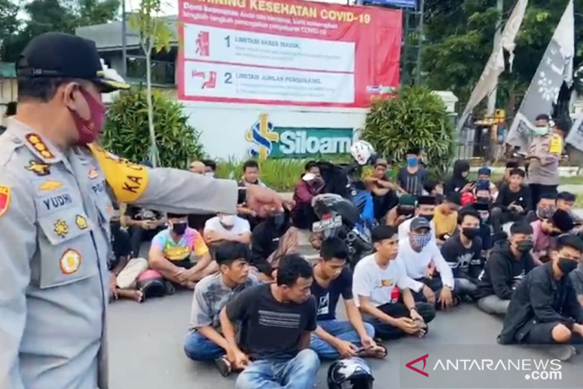 Aparat gabungan amankan puluhan kendaraan balap liar saat PSBB  Makassar