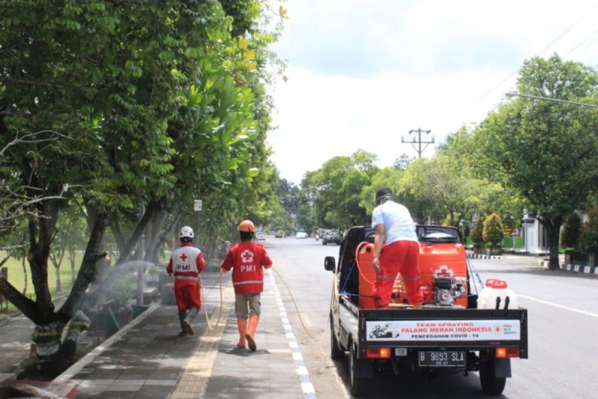 Penyemprotan disinfektan PMI DIY jangkau 1.293 titik