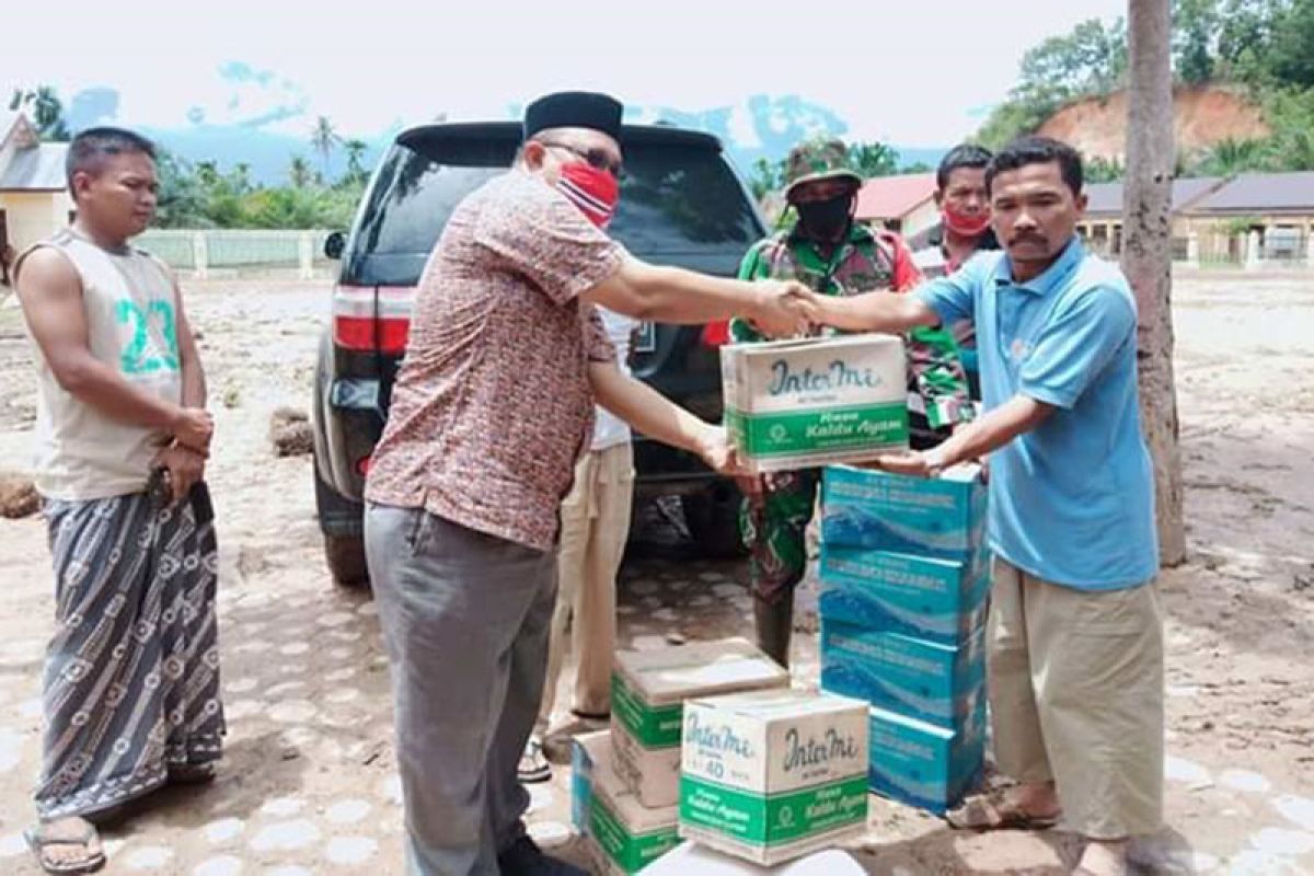 Anggota DPRA salurkan bantuan korban banjir di Aceh Tenggara