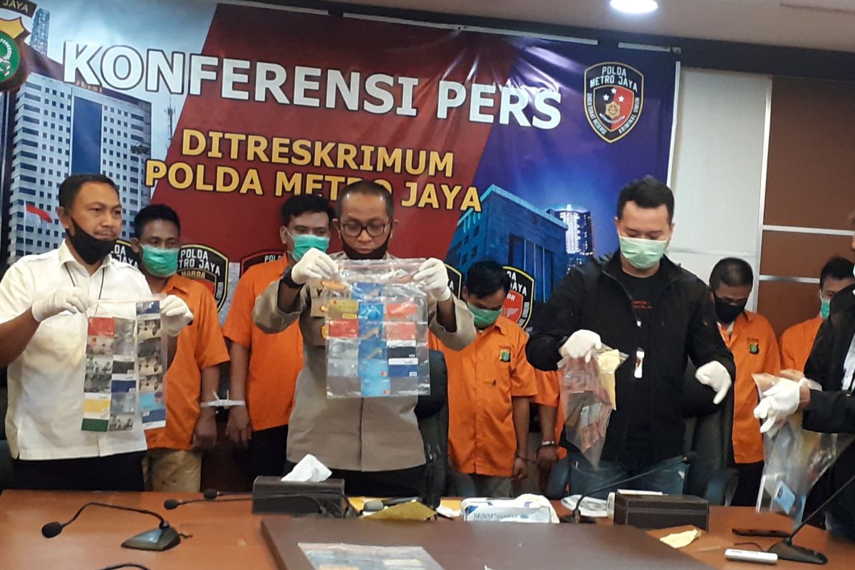 Polda Metro Jaya tangkap delapan pencuri bermodus ganjal ATM