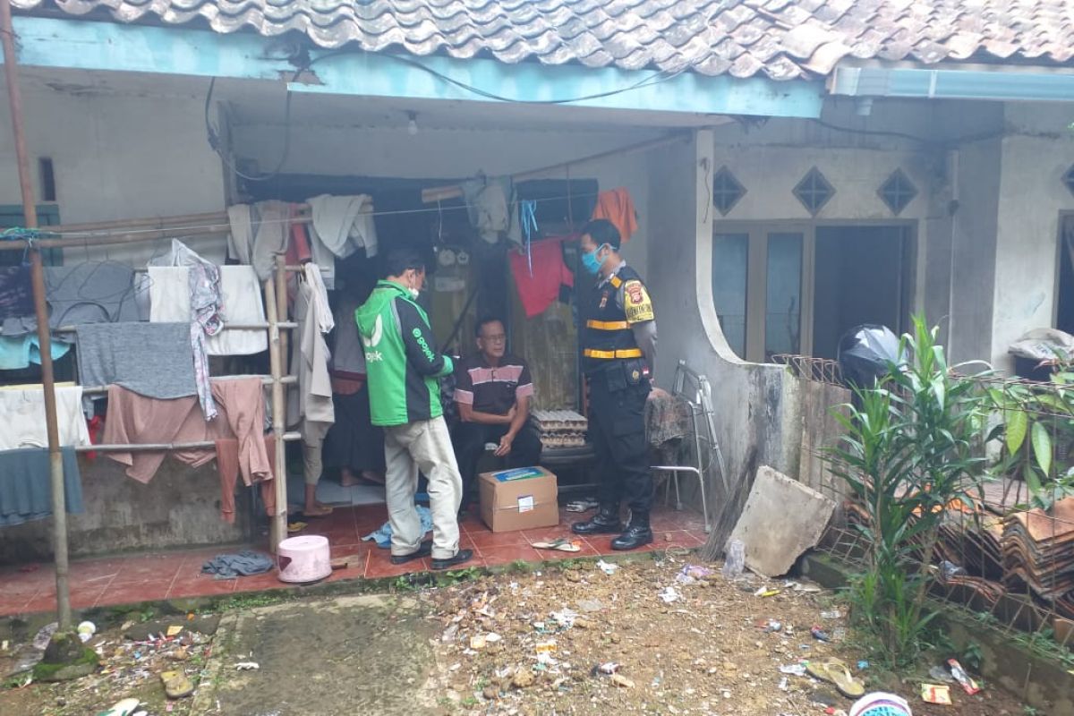 TNI-Polri kawal penyaluran Bangub untuk warga terdampak COVID-19