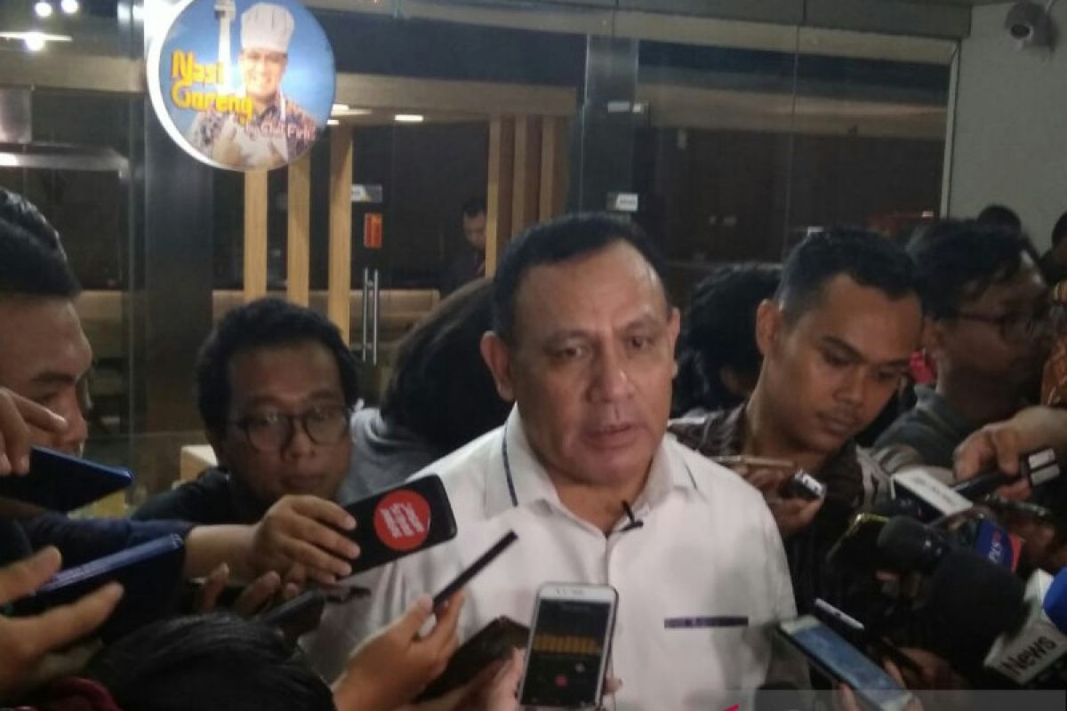 Ketua KPK Firli sebut tersangka dihadirkan saat konferensi pers untuk keadilan