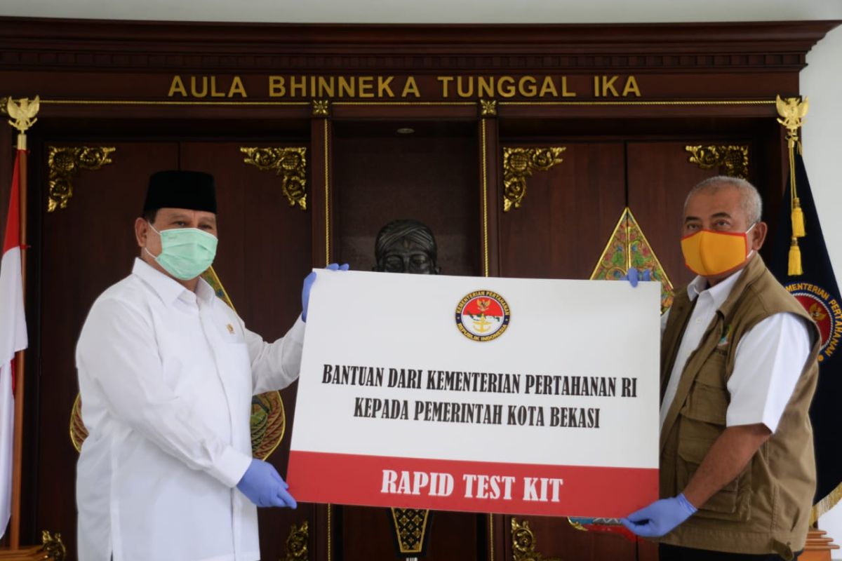 Cegah corona, Menhan serahkan 5.000 "rapid test kit" untuk Kota Bekasi