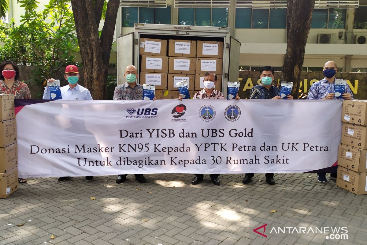 UK Petra donasikan 25.600 masker KN95 kepada 30 rumah sakit di Indonesia