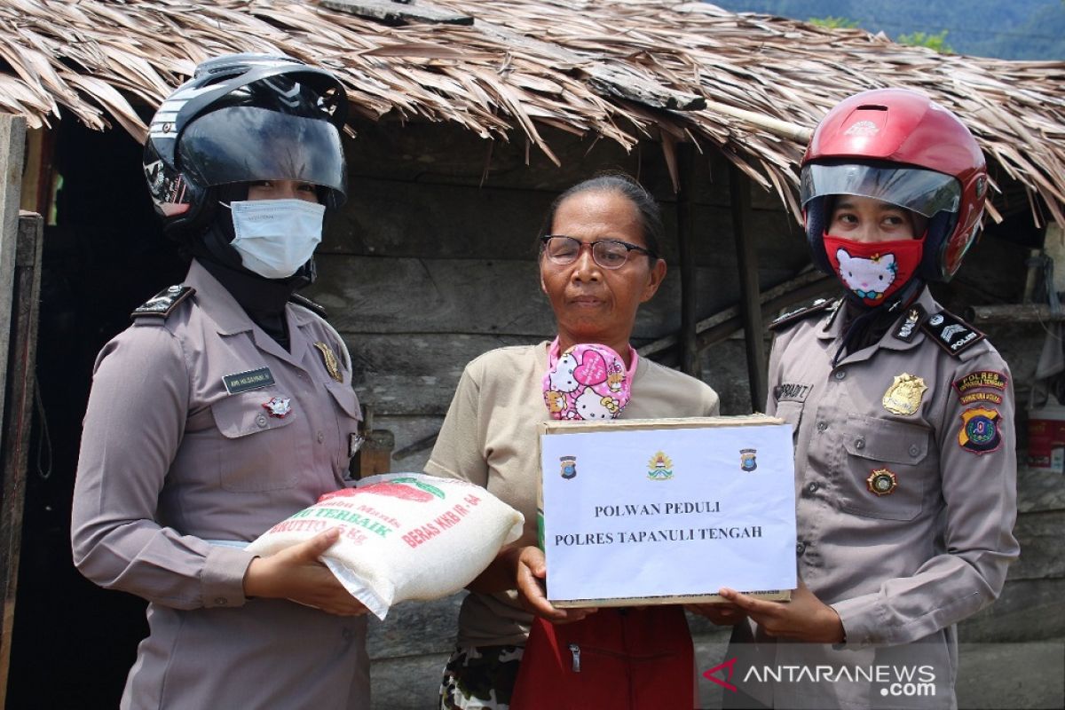 Polres Tapteng terus bergerak salurkan bantuan, kali ini giliran Polwan peduli