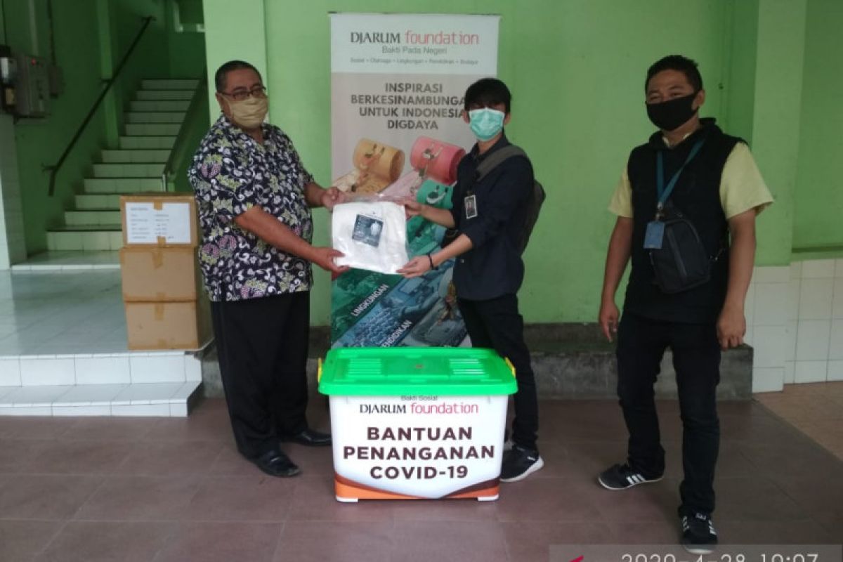 Sedekah APD saat Ramadhan di tengah pandemi COVID-19