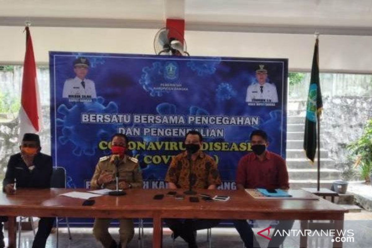 Bupati Bangka apresiasi pengusaha salurkan bantuan APD untuk tenaga medis