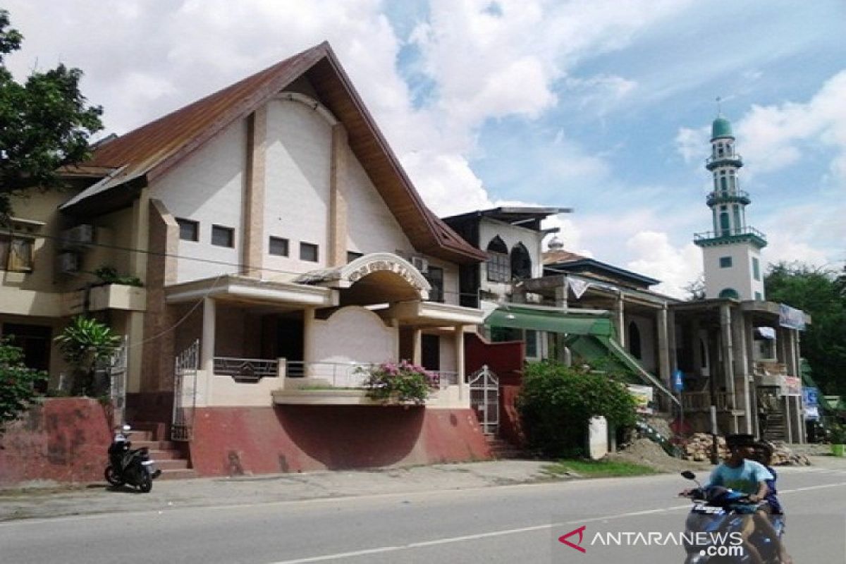 Masjid-Gereja di Kendari berdampingan bukti kerukunan umat beragama