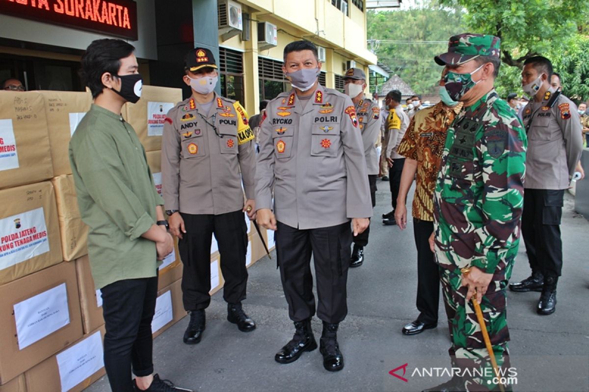 Kapolda Jateng sumbang  APD untuk 11 rumah sakit di Solo Raya