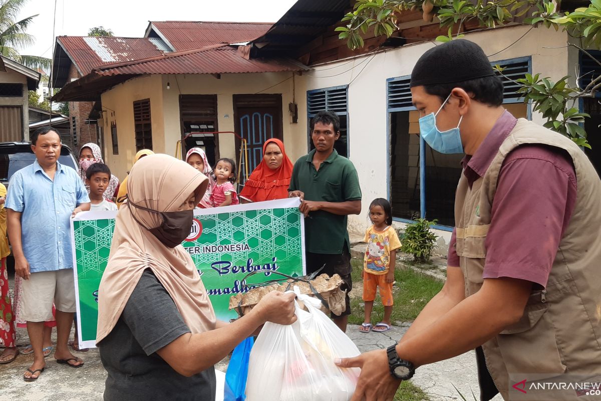 IDI Riau bagikan seratus sembako setiap hari selama ramadan