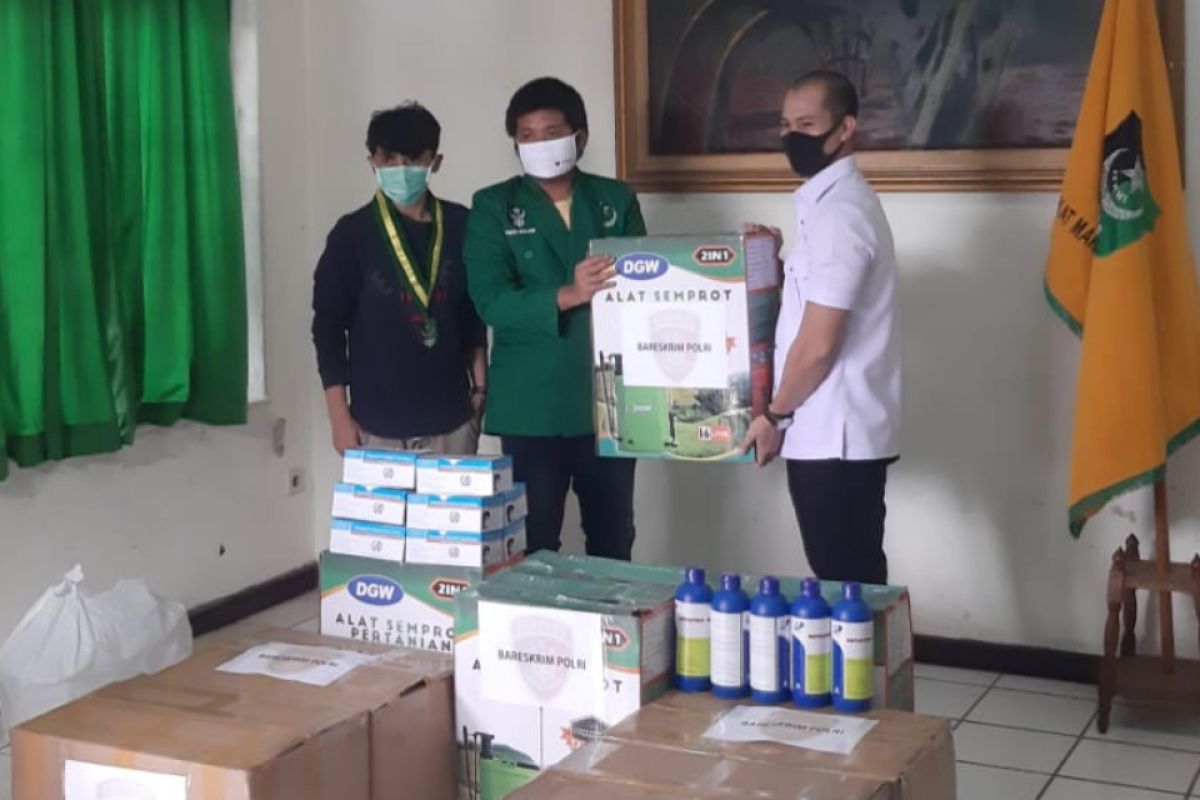 Polri salurkan 1000 paket bantuan untuk mahasiswa rantau