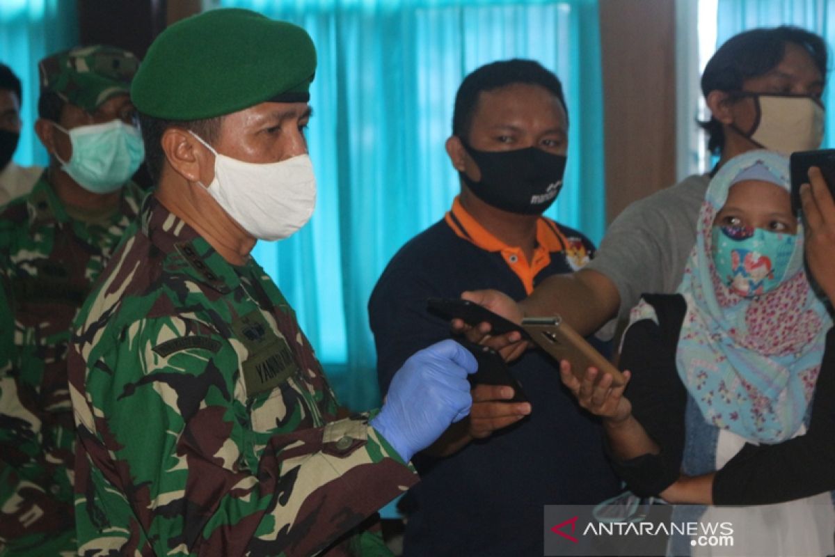 TNI salurkan masker dan sembako untuk tenaga medis dan jurnalis di Bengkulu