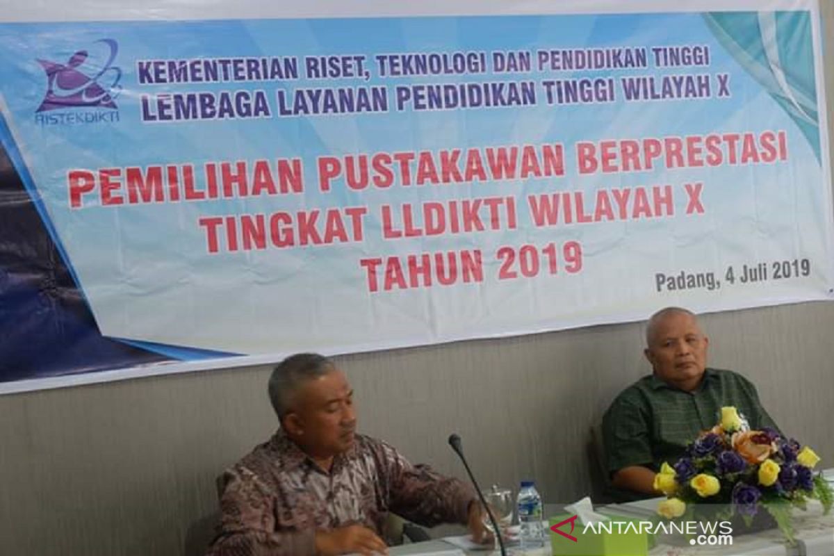 Ditengah pandemi COVID-19 perpustakaan LLDIKTI Wilayah X tetap buka untuk layani dosen dan mahasiswa