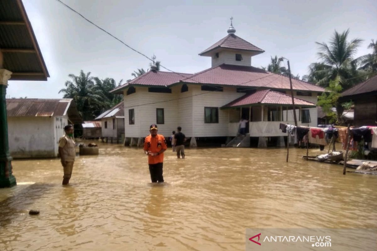 Langganan banjir, BPBD Paluta pastikan kesiapan logistik dan kesehatan warga