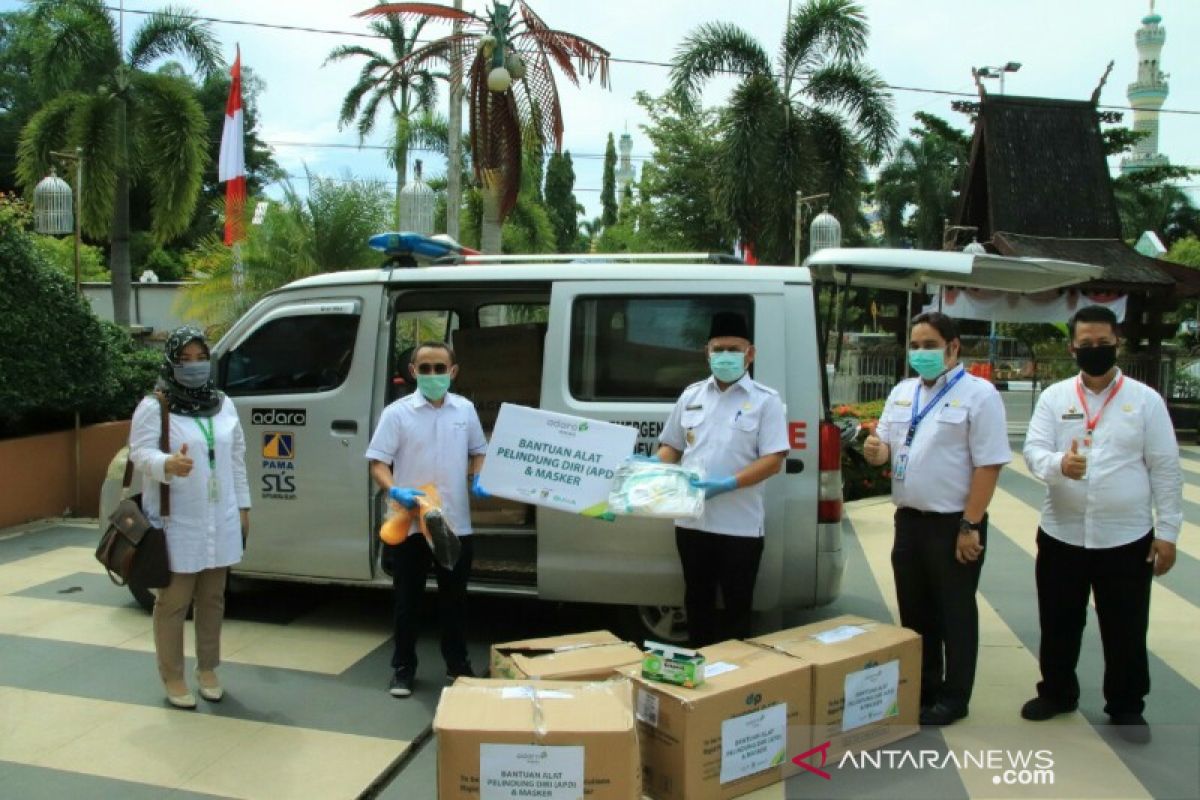 PT Adaro bantu APD dan ribuan masker medis