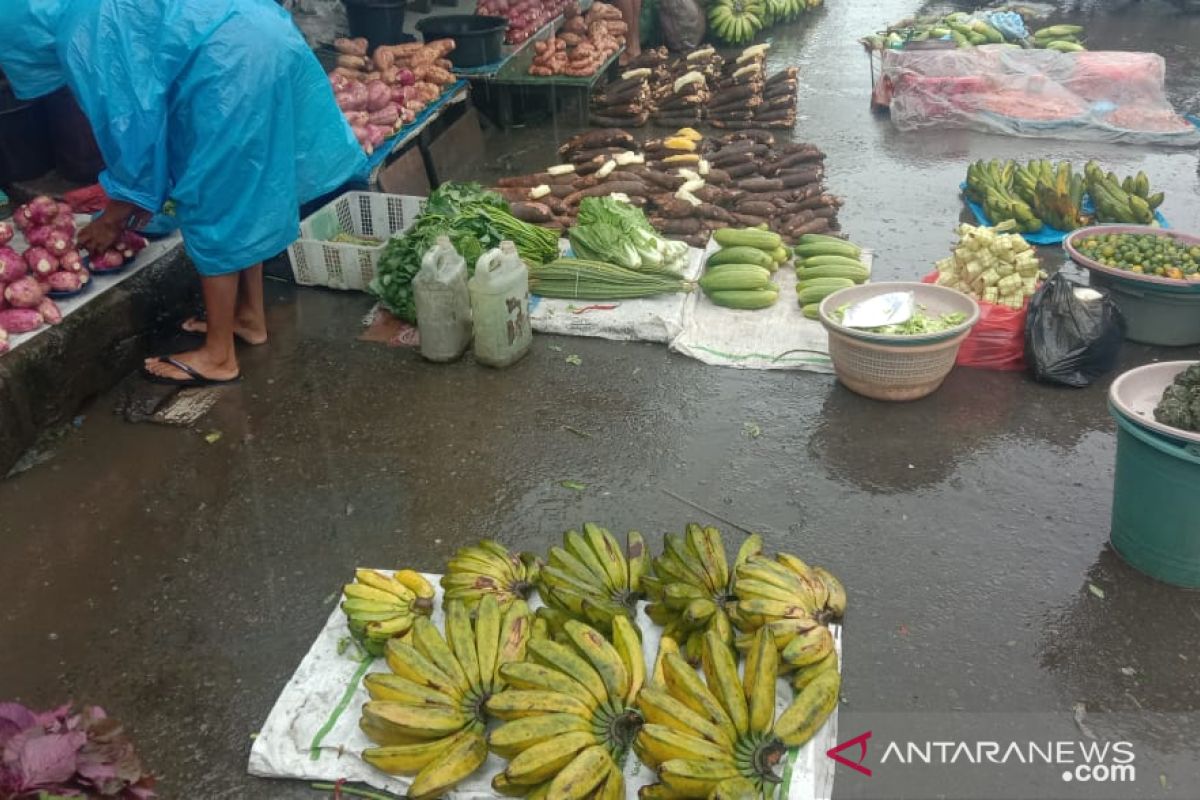 Harga hasil perkebunan di Ambon melonjak