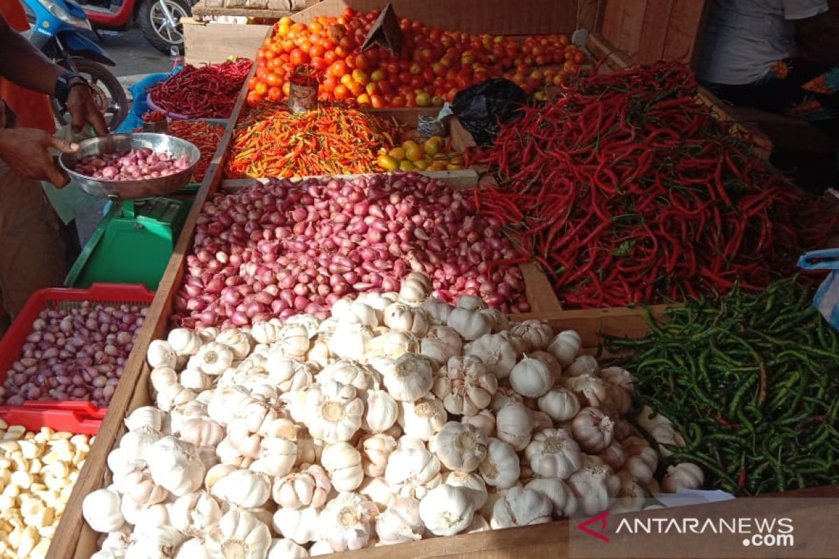 Harga cabai dan bawang di pasar tradisional Ambon turun