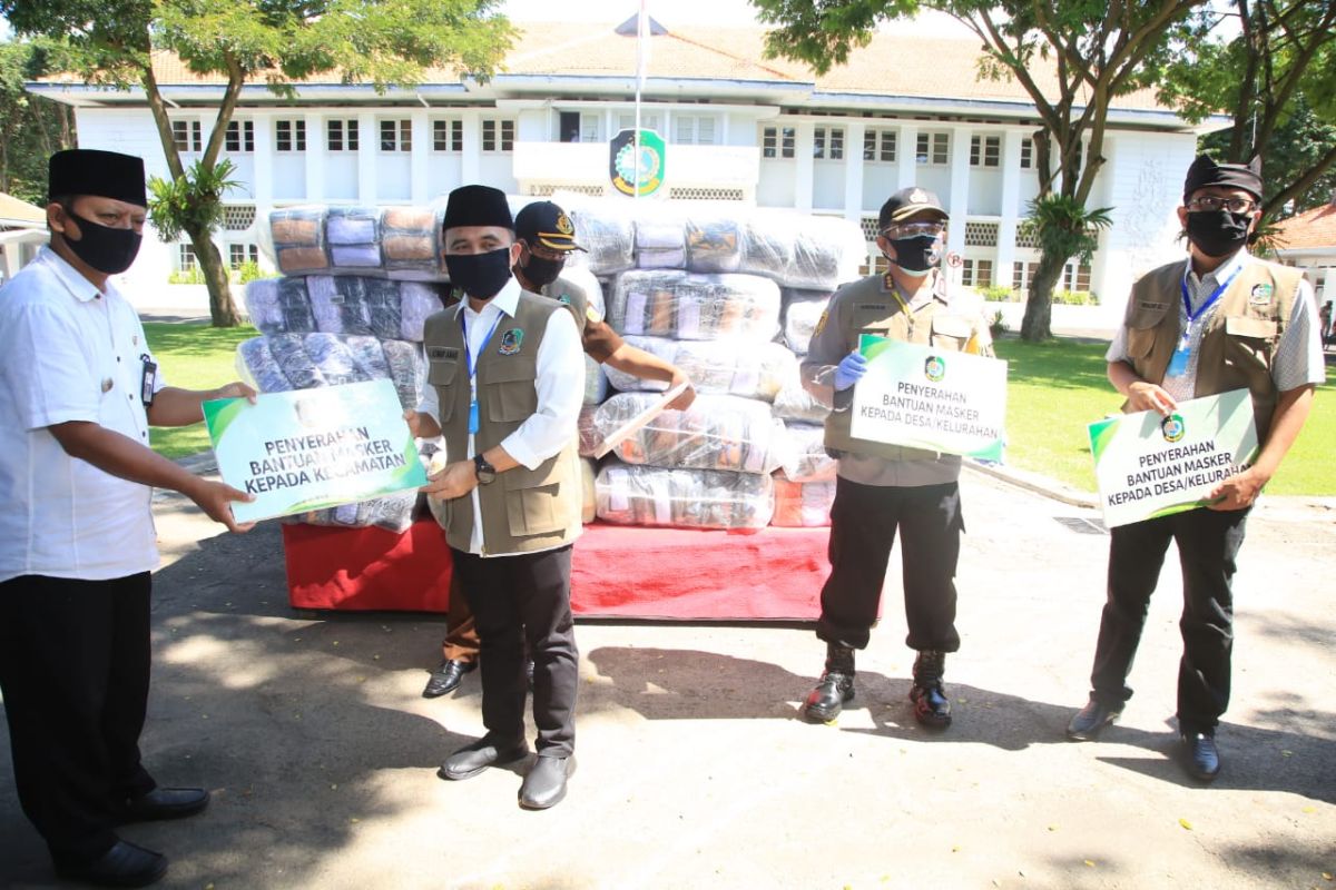 Gugus Tugas COVID-19 Banyuwangi distribusikan 138 ribu masker kain