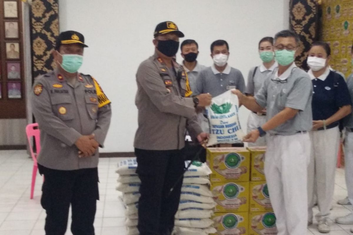 Kapolres Binjai terima bantuan Yayasan Buddha Tzu Chi