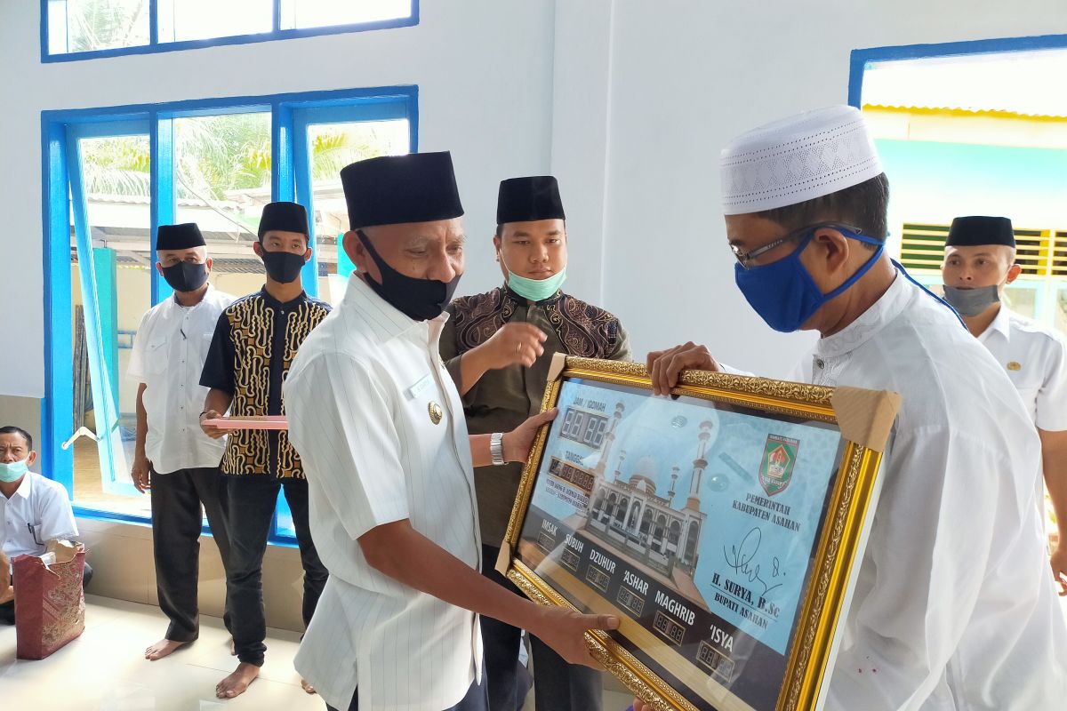 Bupati Asahan berharap masjid bantu tekan penyebaran wabah COVID-19