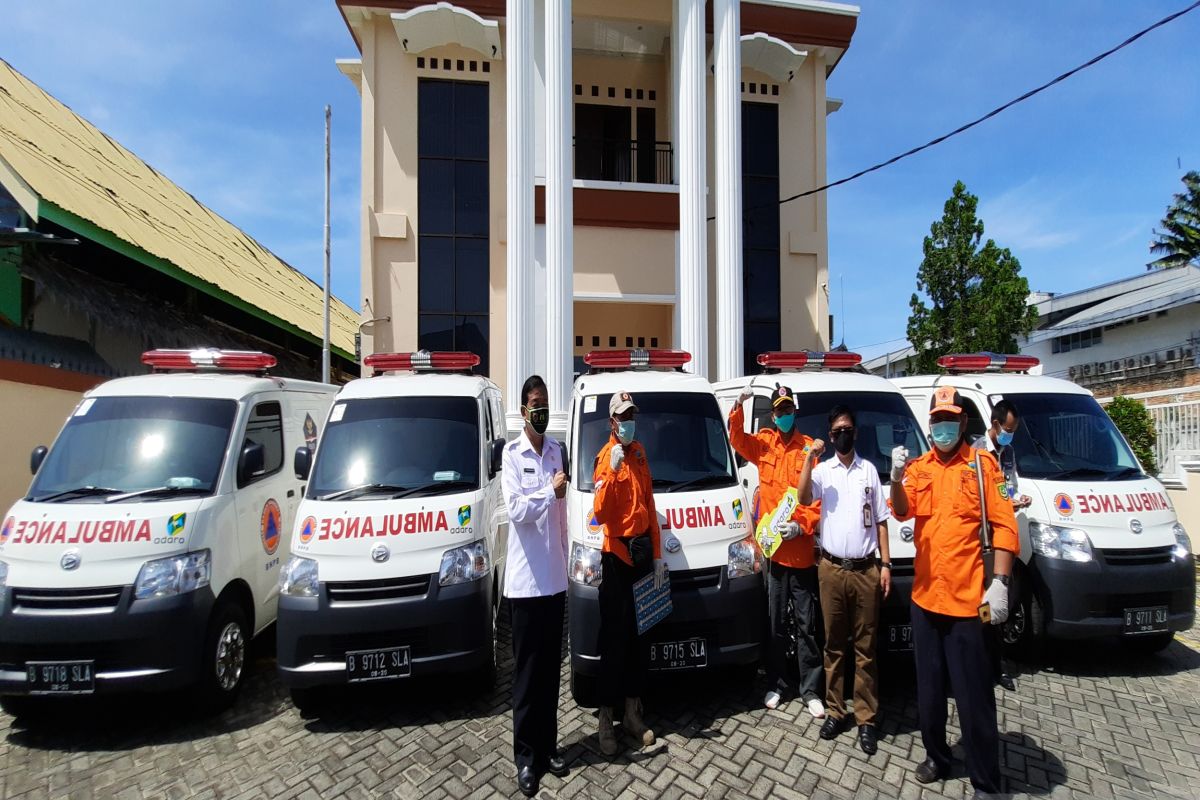 Adaro donates five ambulances to help handle COVID-19 in South and Central Kalimantan