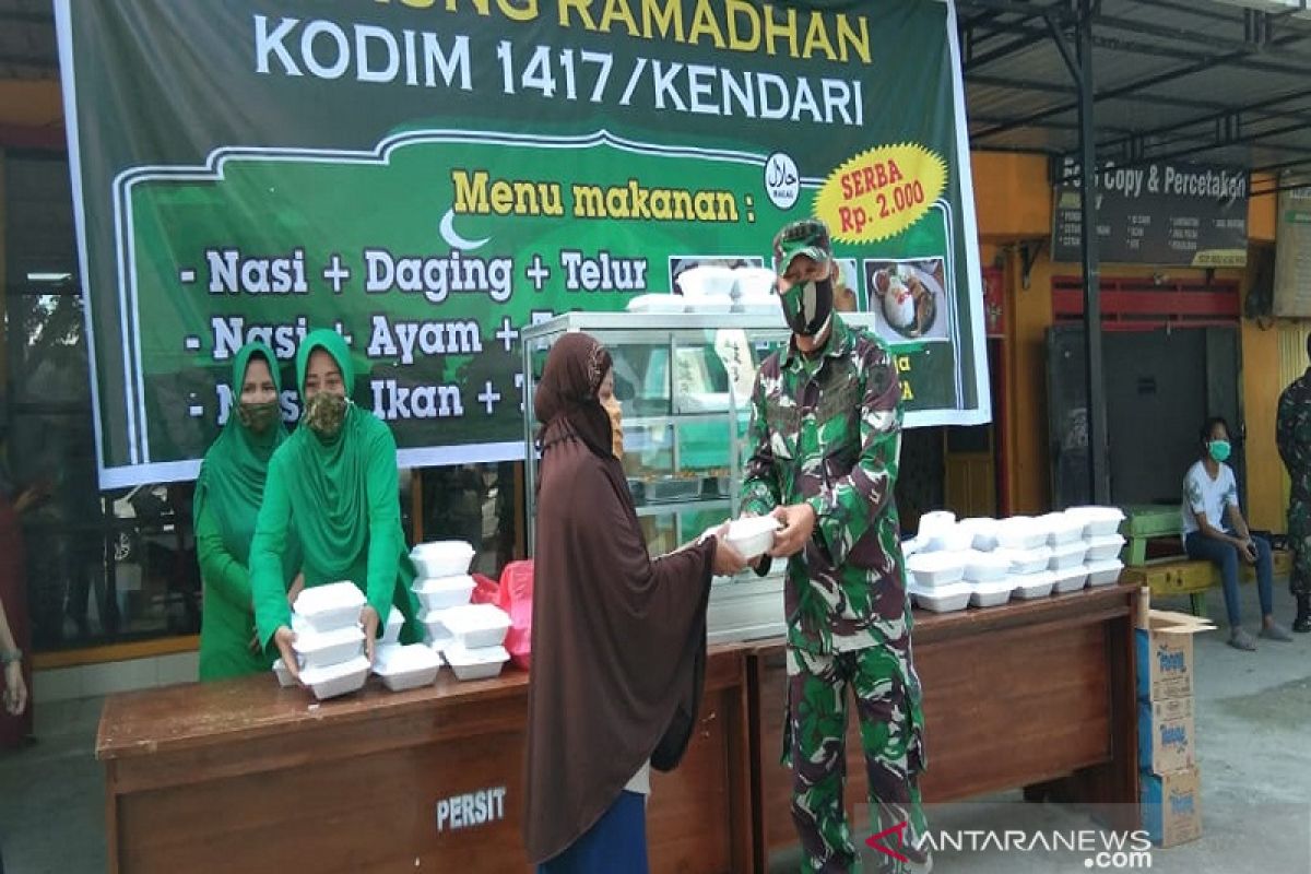 Kodim 1417 Kendari membuka Warung Ramadhan serba Rp2000