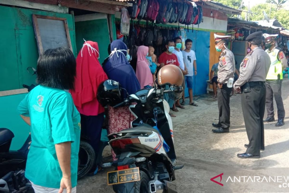 Polisi di Sabu Raijua imbau warga selalu gunakan masker