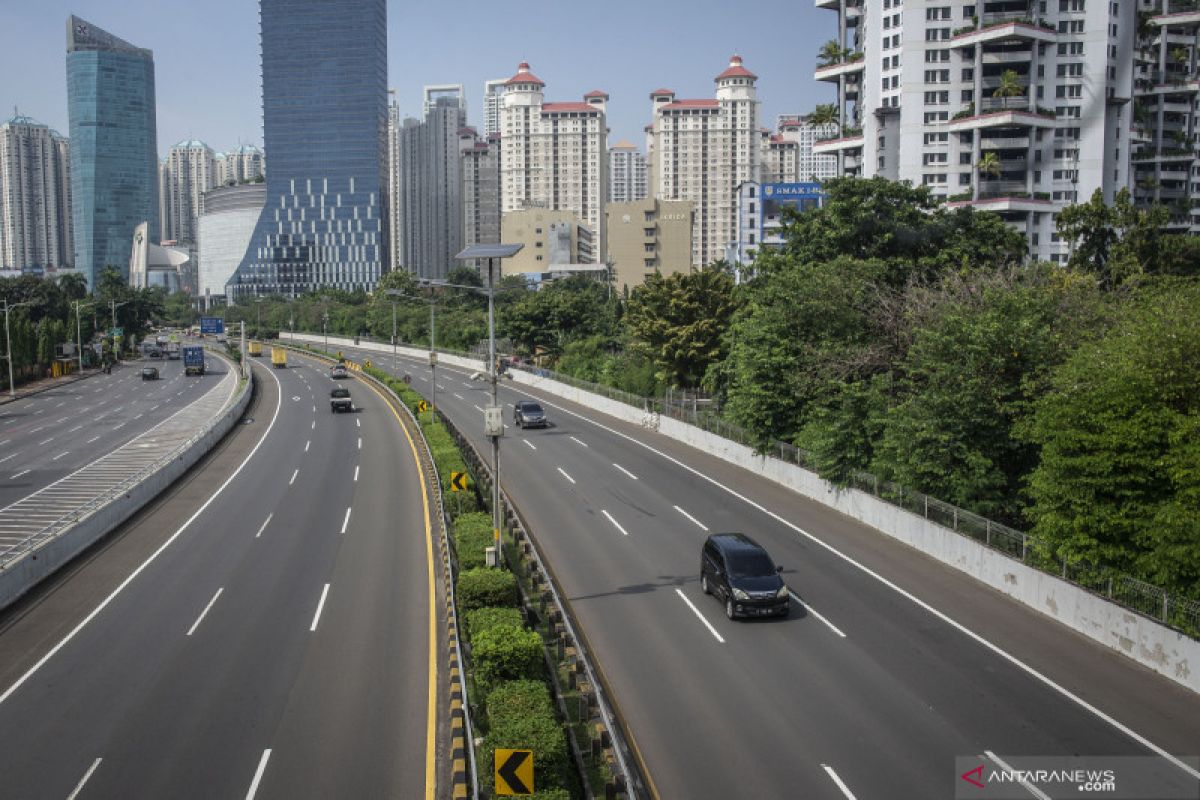 Anies minta jalur sepeda di jalan tol Cawang - Priok