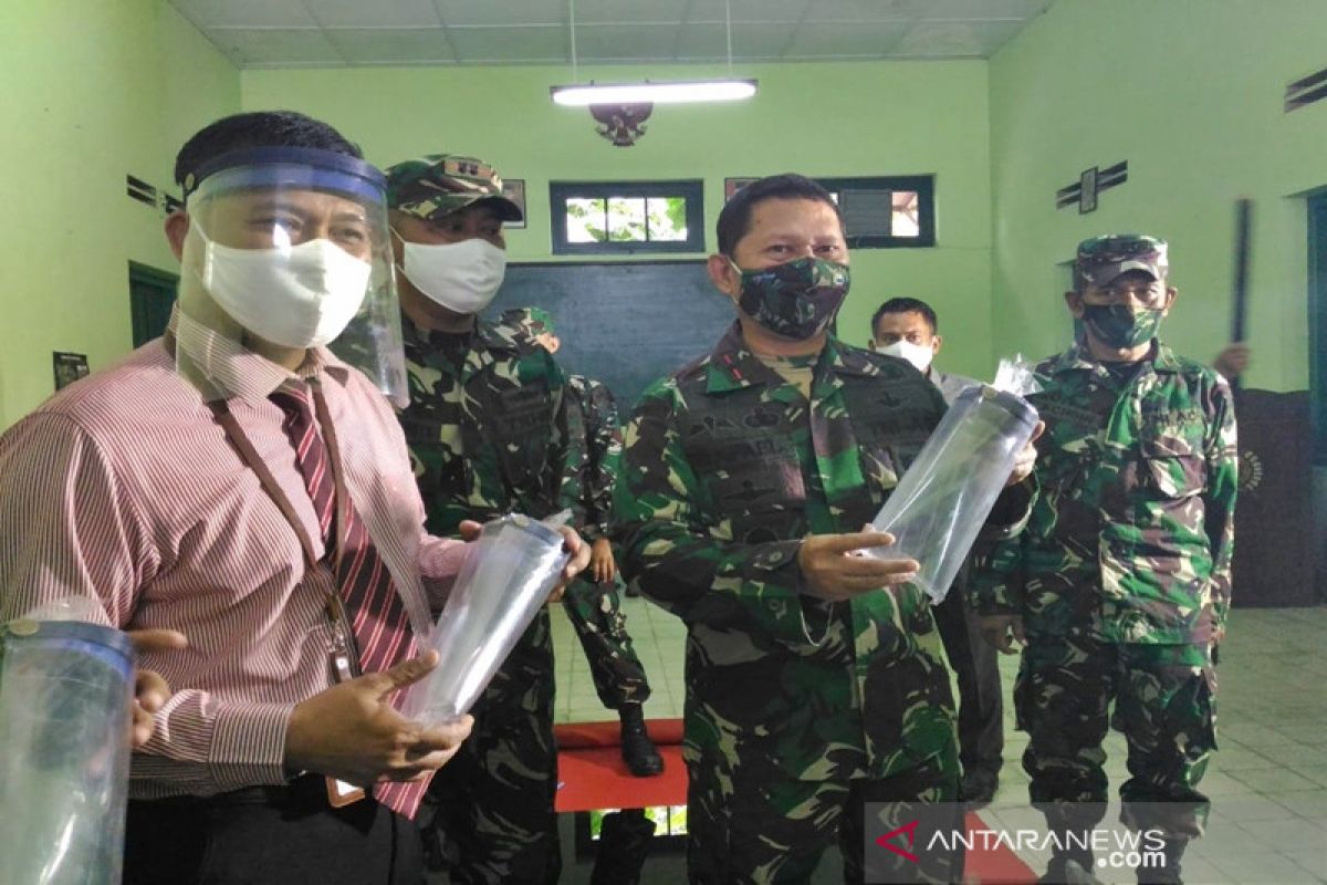 Denpal Surakarta produksi APD "face shield" bantu tim medis RS
