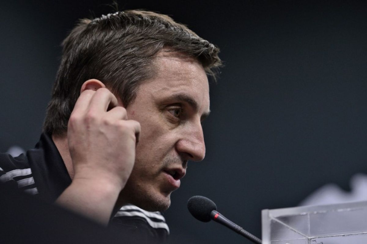 Gary Neville balas komentar istri Angel di Maria soal Manchester United