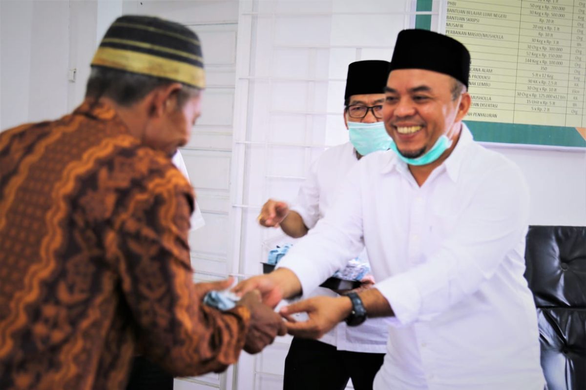 Baznas Labuhanbatu salurkan zakat untuk 11 Masjid