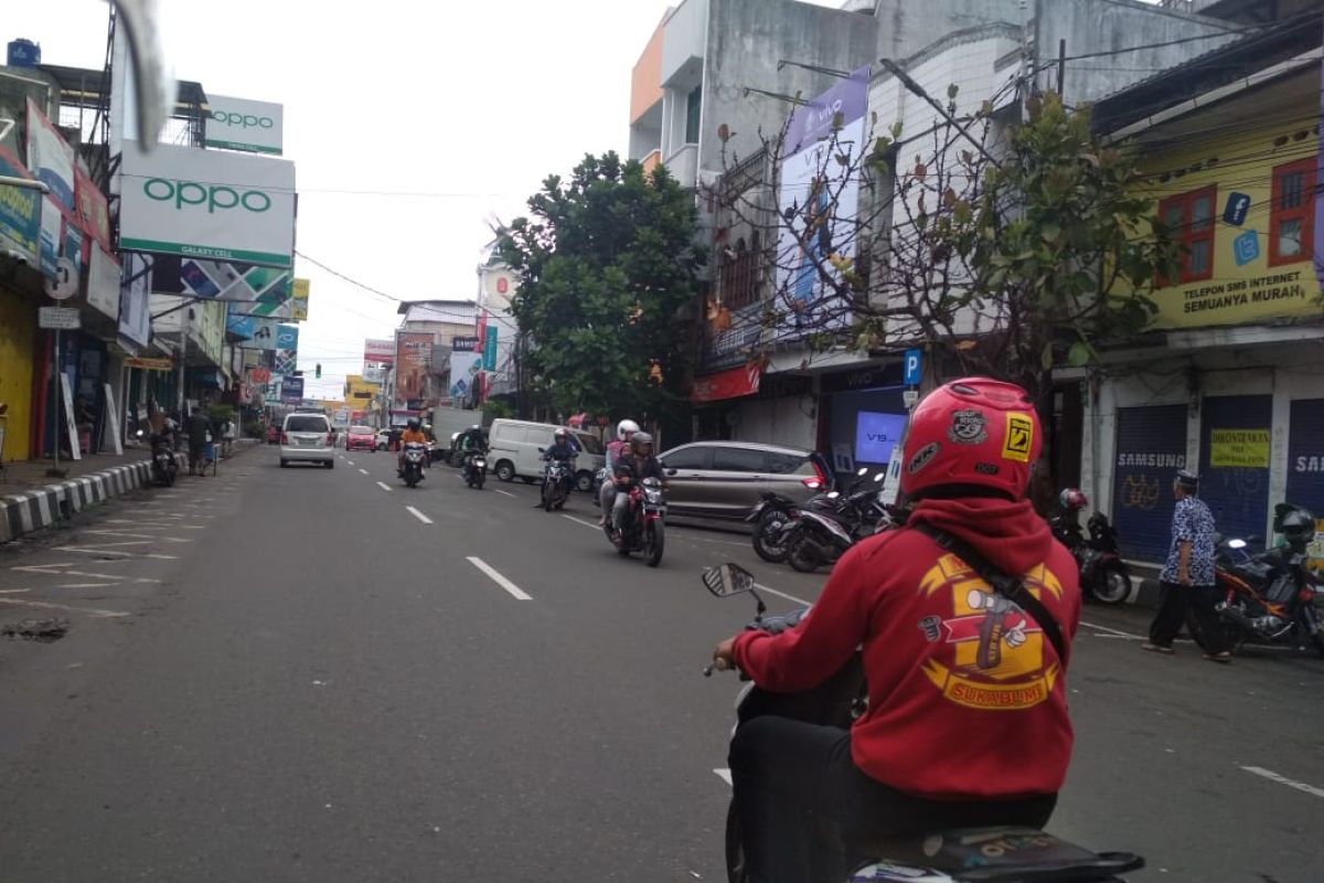 Jalan protokol Kota Sukabumi  diterapkan one way cegah keramaian