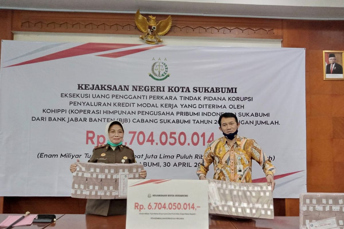 Kejari Sukabumi kembalikan uang ke kas negara Rp6,7 miliar dari kasus korupsi