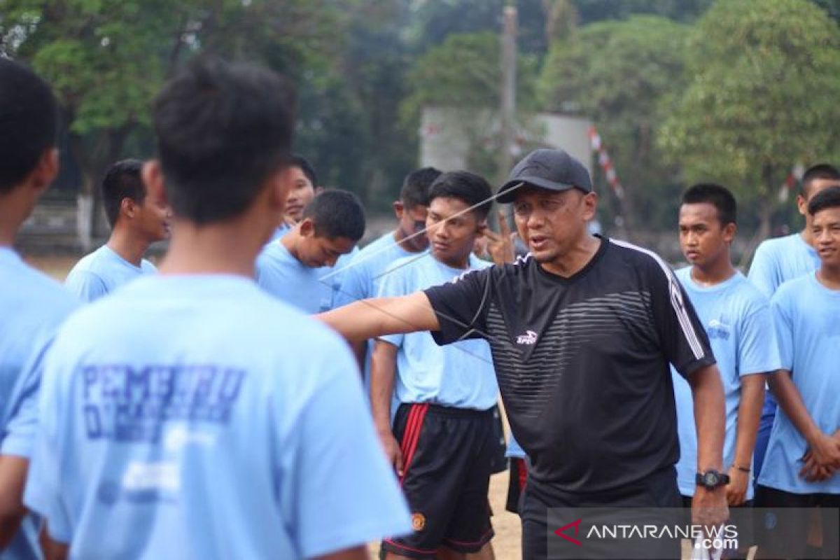 Tak ada kaitan masuk Demokrat dengan pilkada Lampung Tengah, kata Rahmad Darmawan