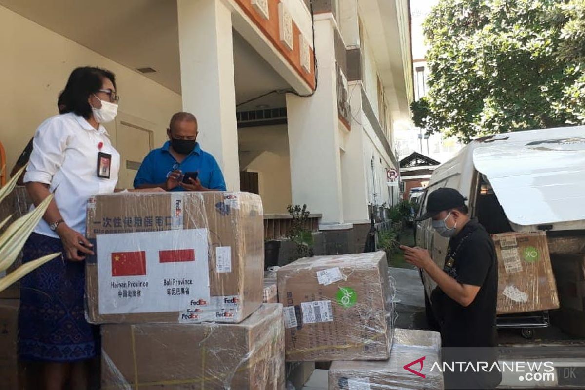 Provinsi Hainan-Tiongkok donasikan 50.000 masker medis untuk Bali