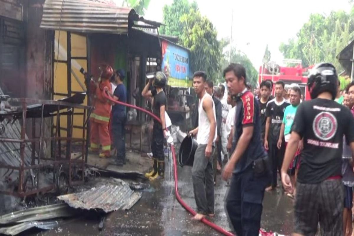Empat ruko warga Kabupaten Batang terbakar