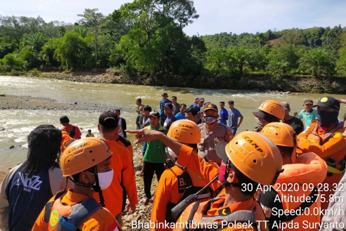 Tim SAR masih cari korban hanyut di Sungai Selagan Mukomuko