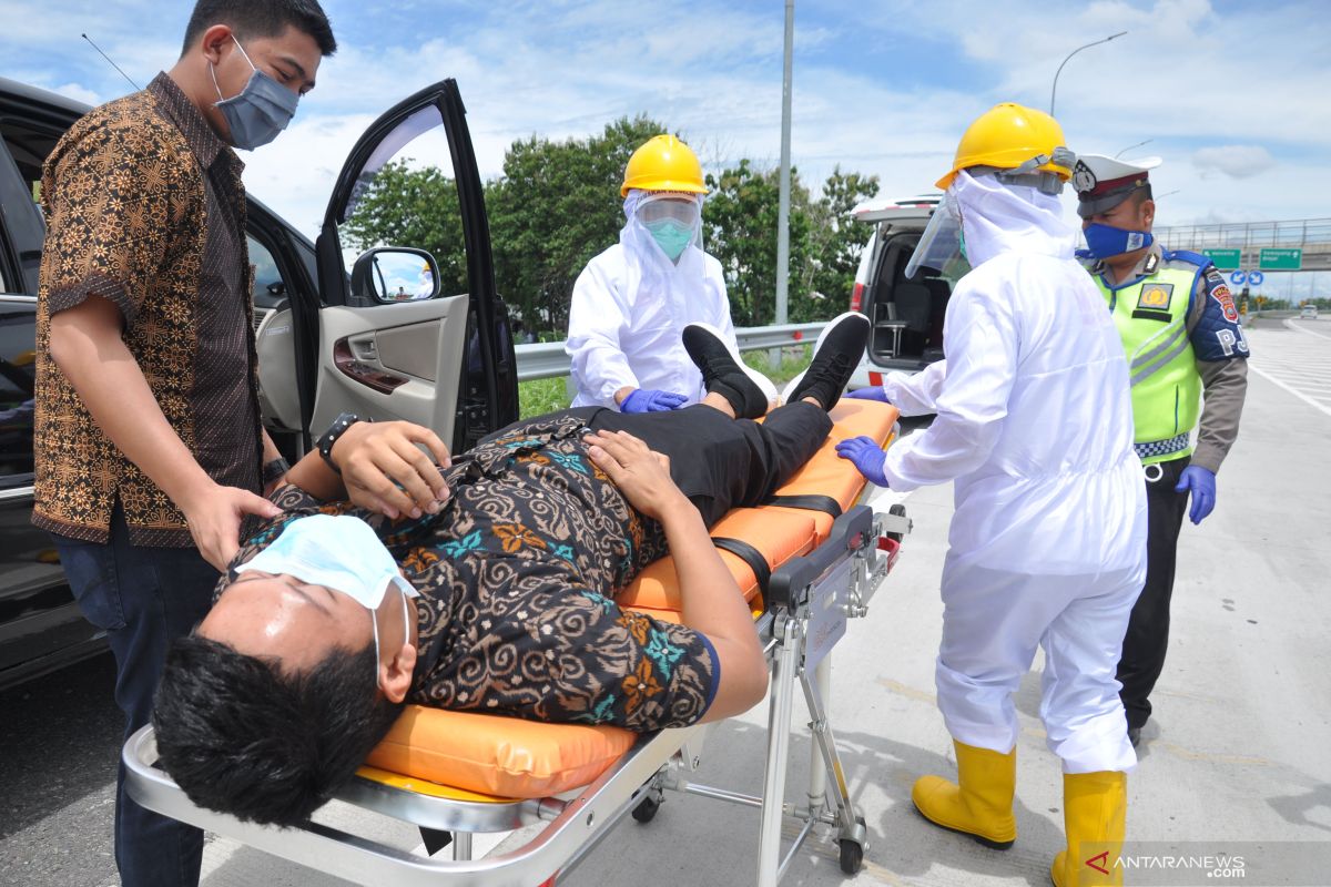 PT Hutama Karya simulasi penanganan cegah COVID-19 bagi pengguna jalan Tol