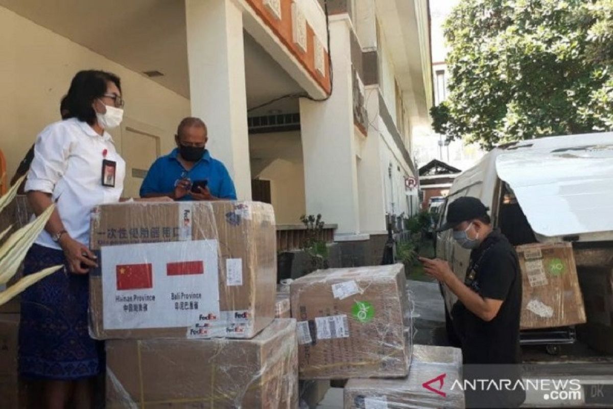 Provinsi Hainan-Tiongkok donasikan sebanyak 50.000 masker medis untuk Bali