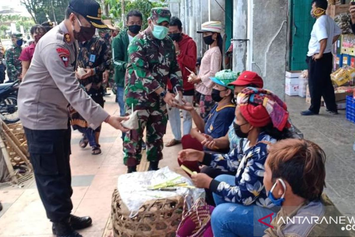 Narapidana asimilasi Rutan Negara diajak bakti sosial