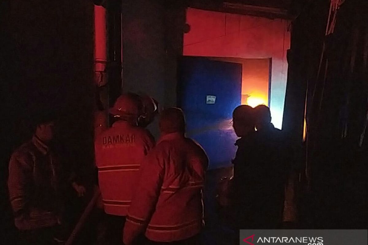 Pabrik boneka terbakar saat berbuka puasa, begini kronologinya