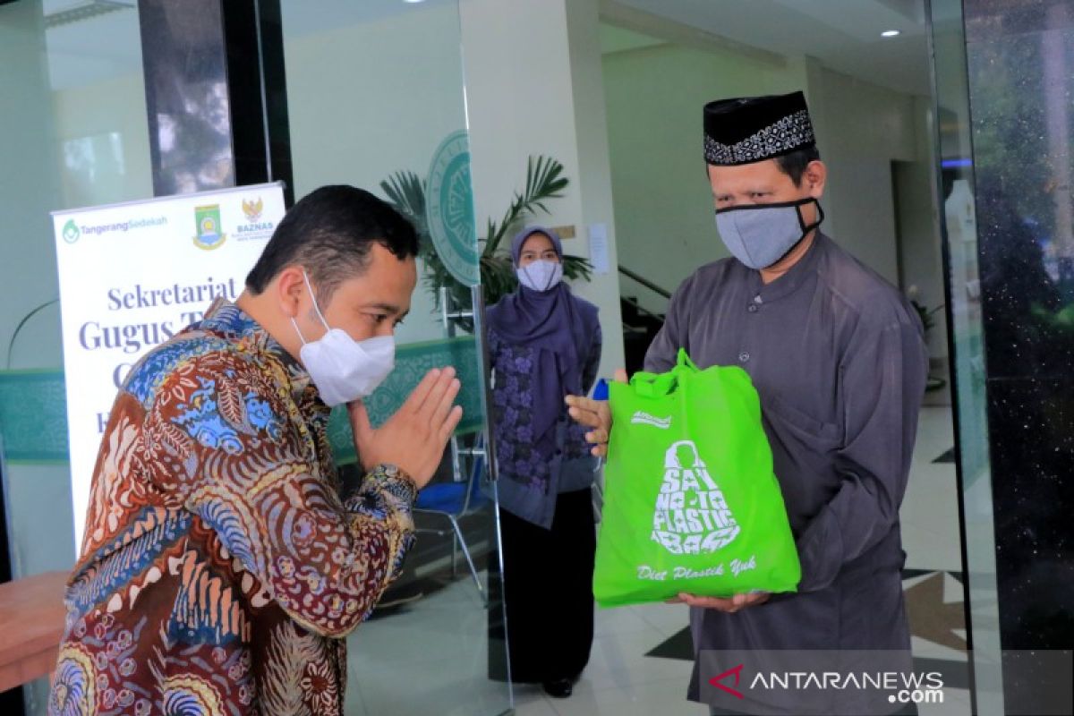 Pemkot Tangerang salurkan bantuan 1.658 paket sembako kepada amil marbot